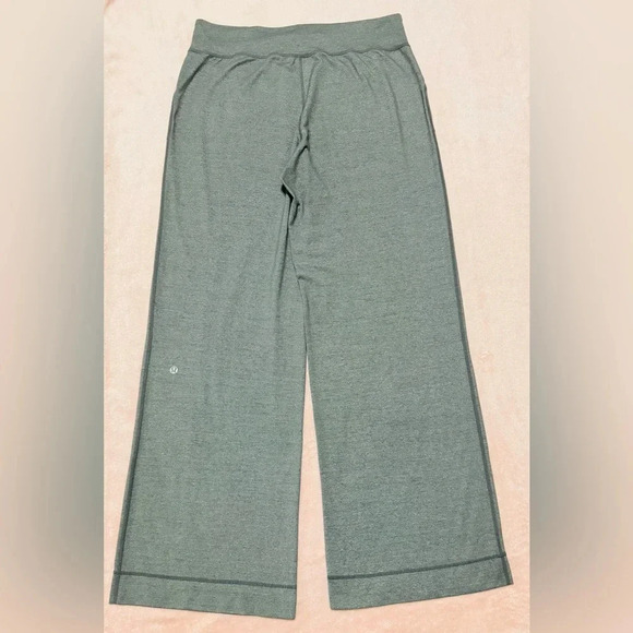 LULULEMON WIDE LEG PANTS SIZE 8 - Picture 4 of 10